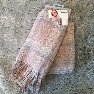 ❗️SOLD❗️New Scarf